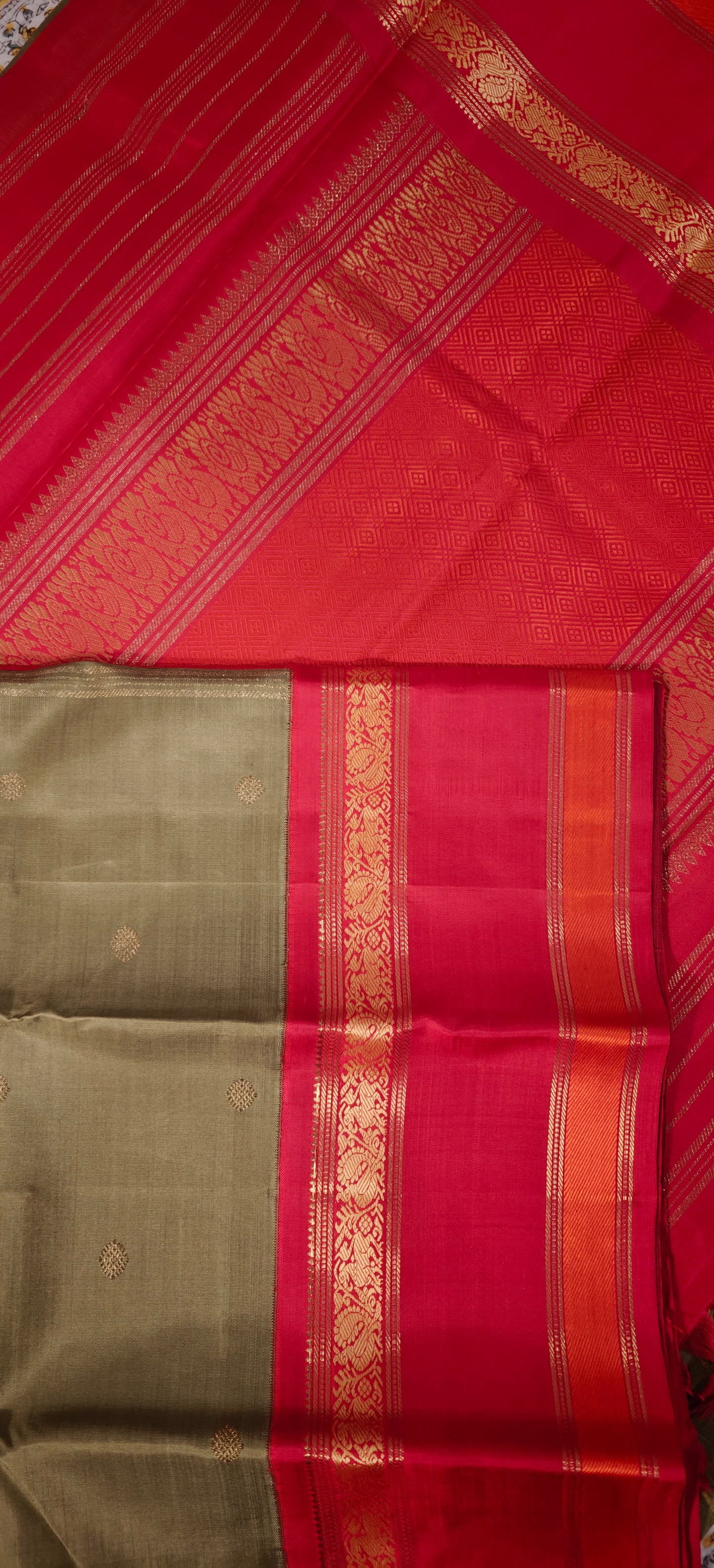 Elaichi Green and Red kanjivaram