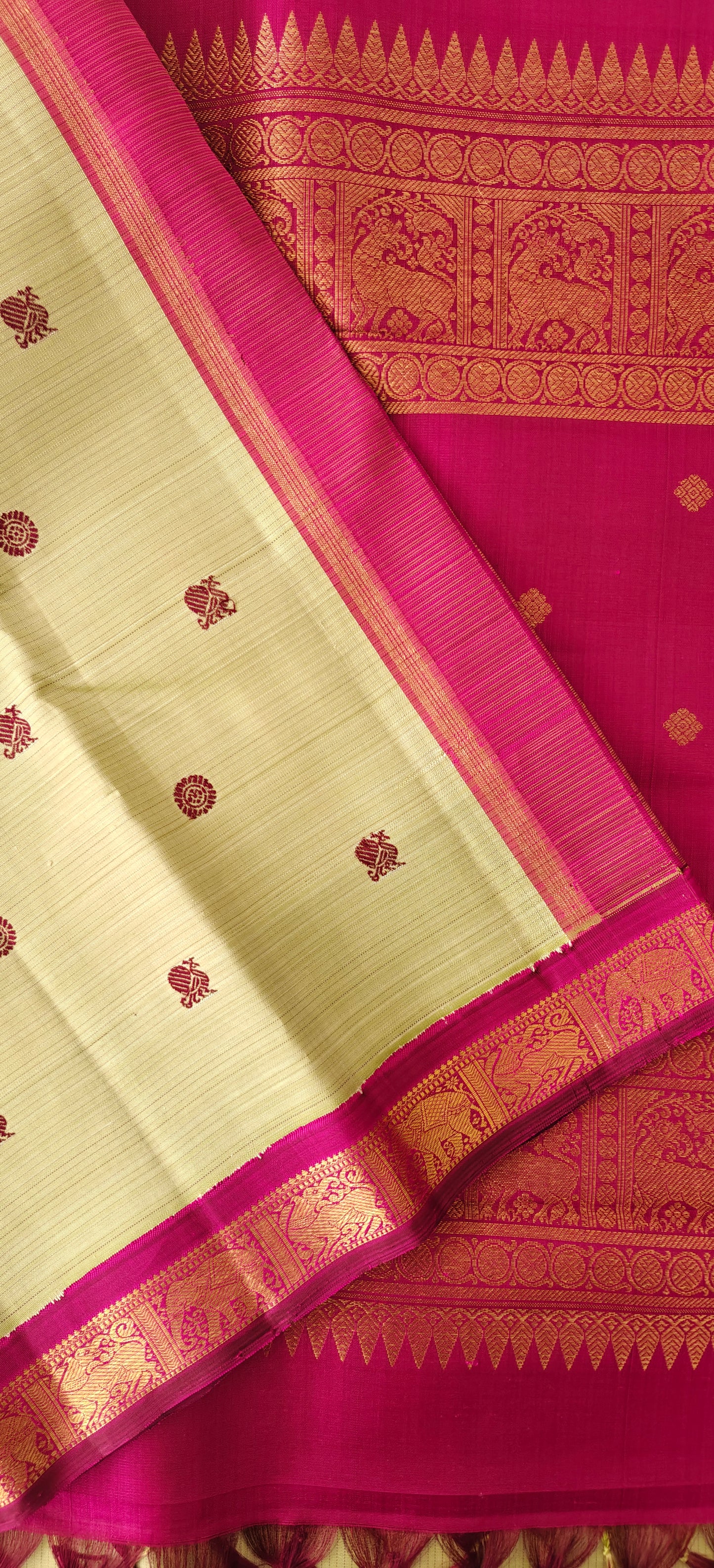 Elachi green and Magenta kanjivaram silk saree