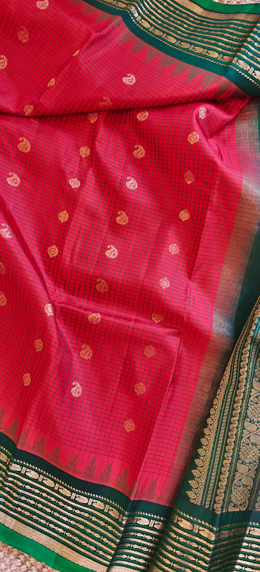 Kumkum red and Green Handwoven Gadwal Silk Sari