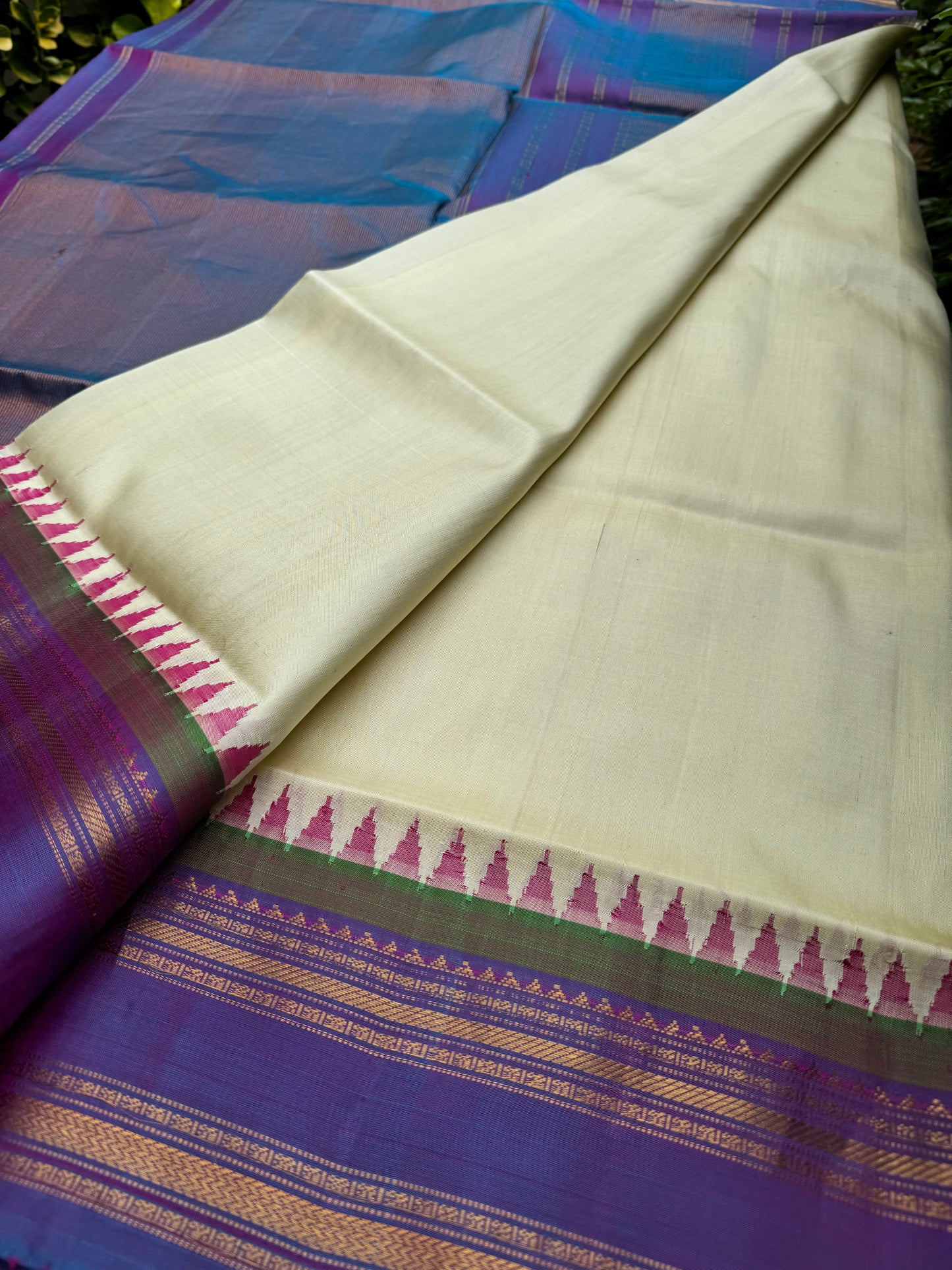 White and Violet Silk Gadwal saree