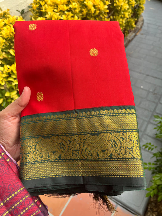 Chilli Red and Bottle Green -Handwoven Kanjivaram