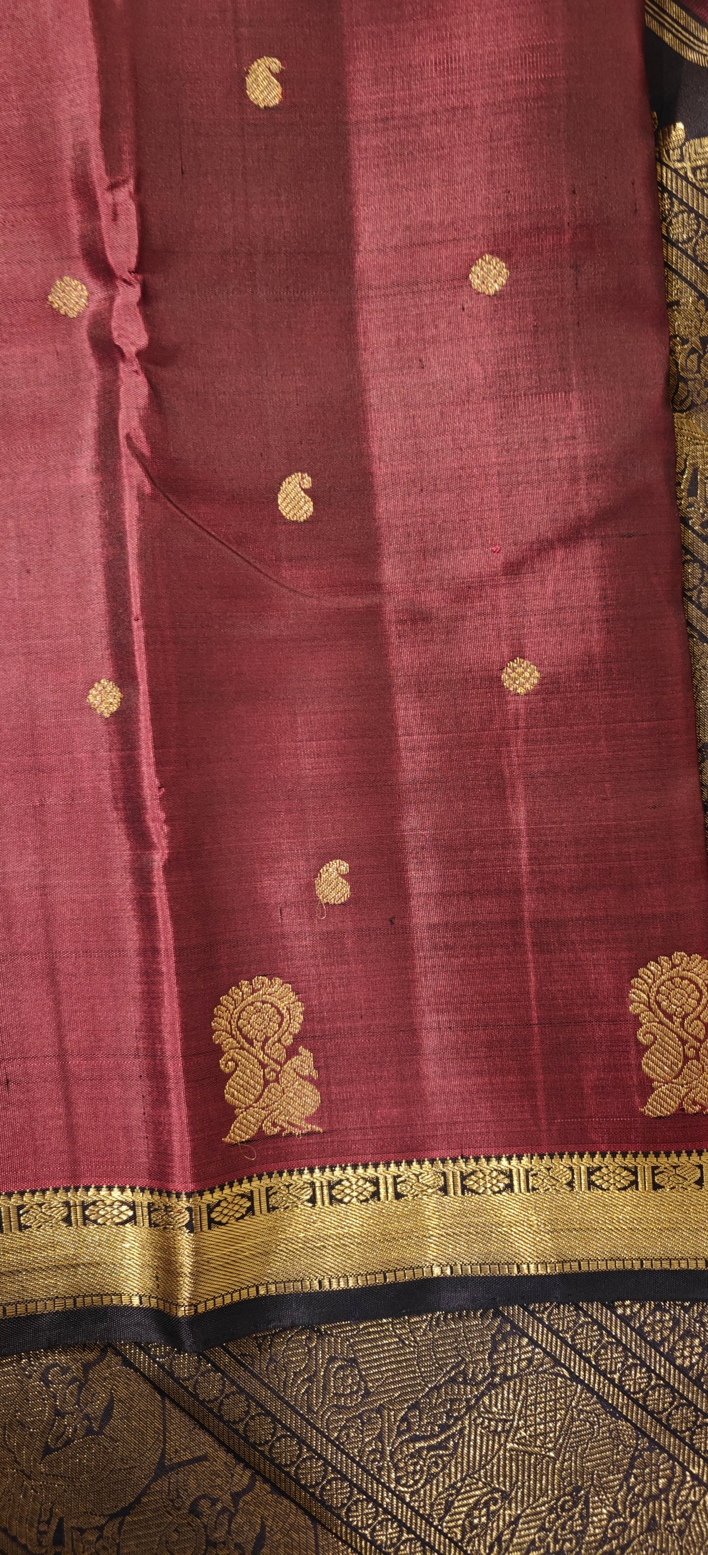 Wine beetu butta small border kanjivaram