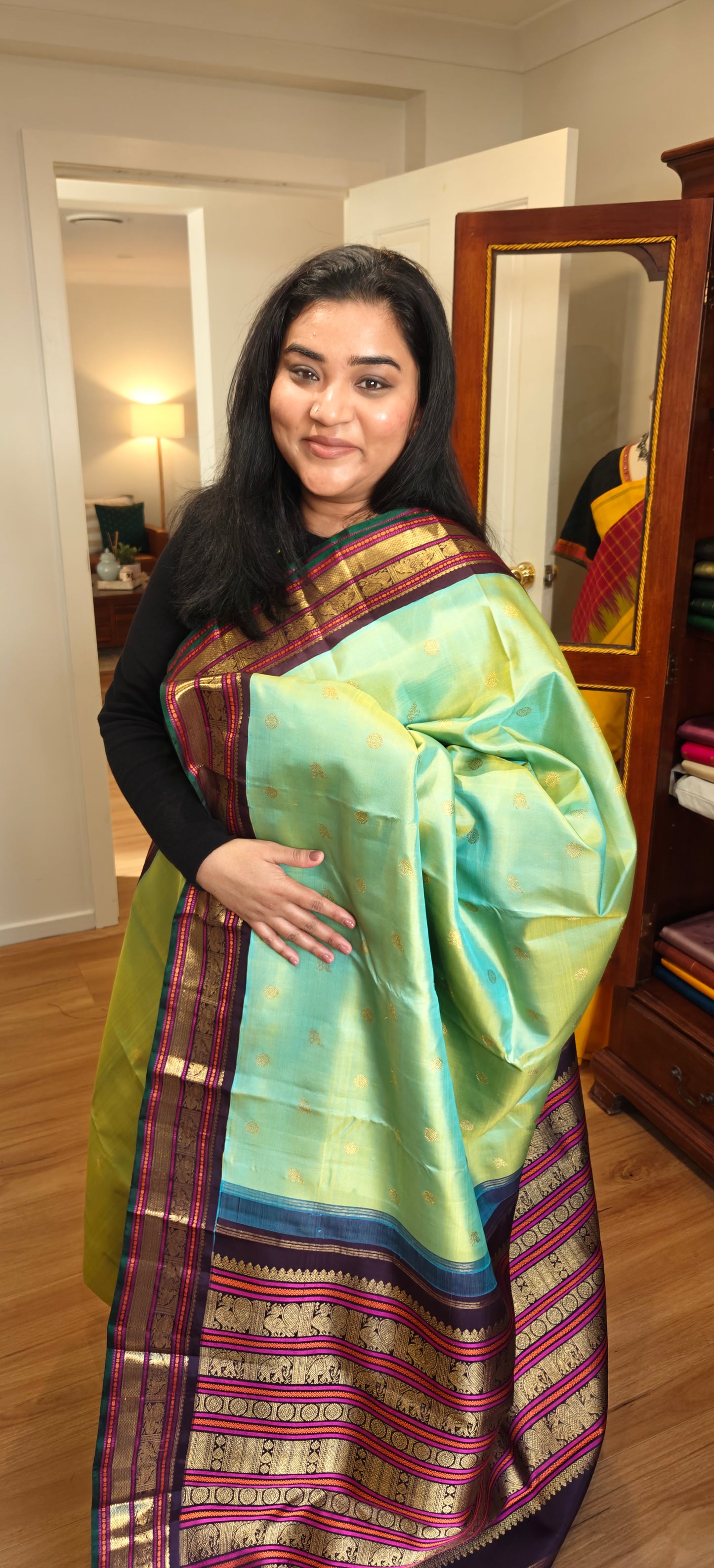 Elaichi Green and Brown