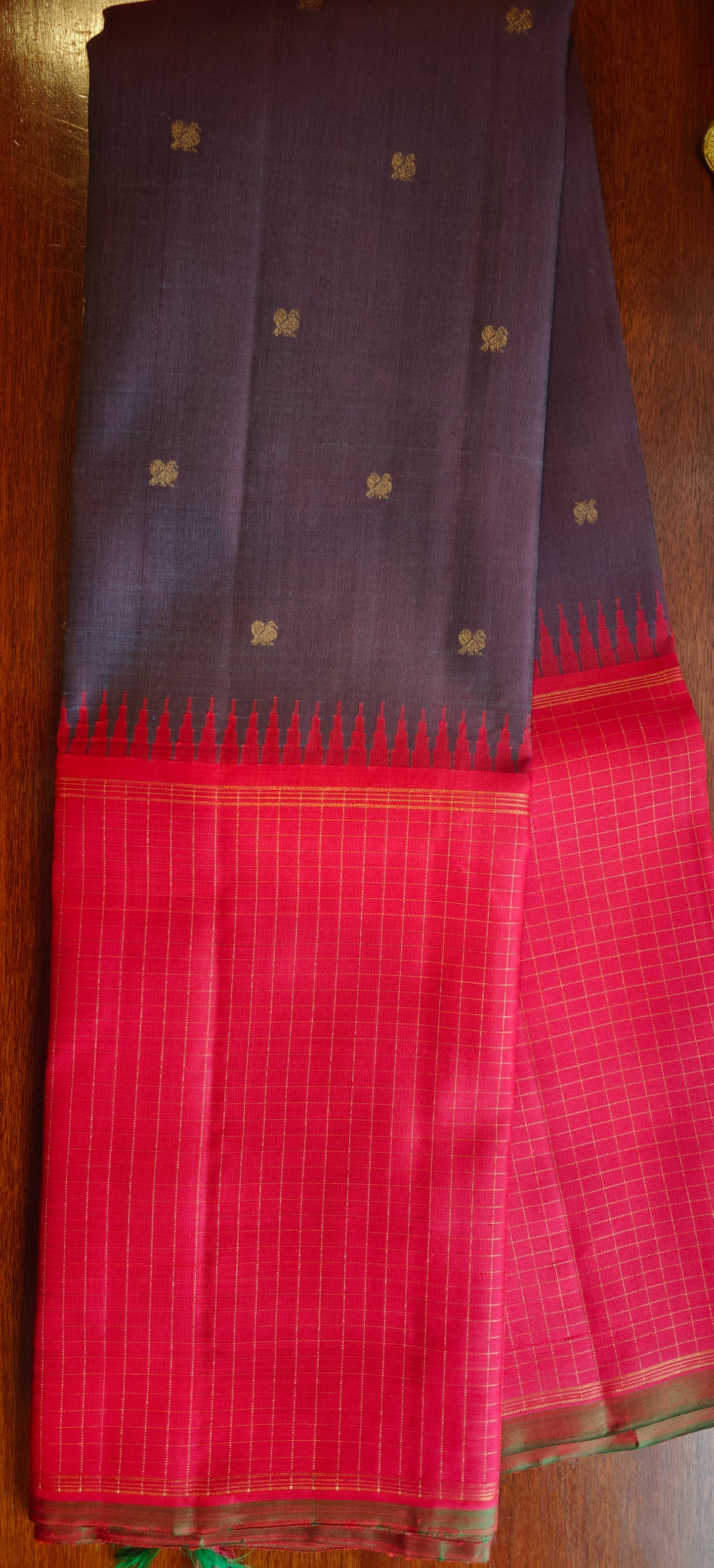 Grey and Red Mubbagam kanjivaram