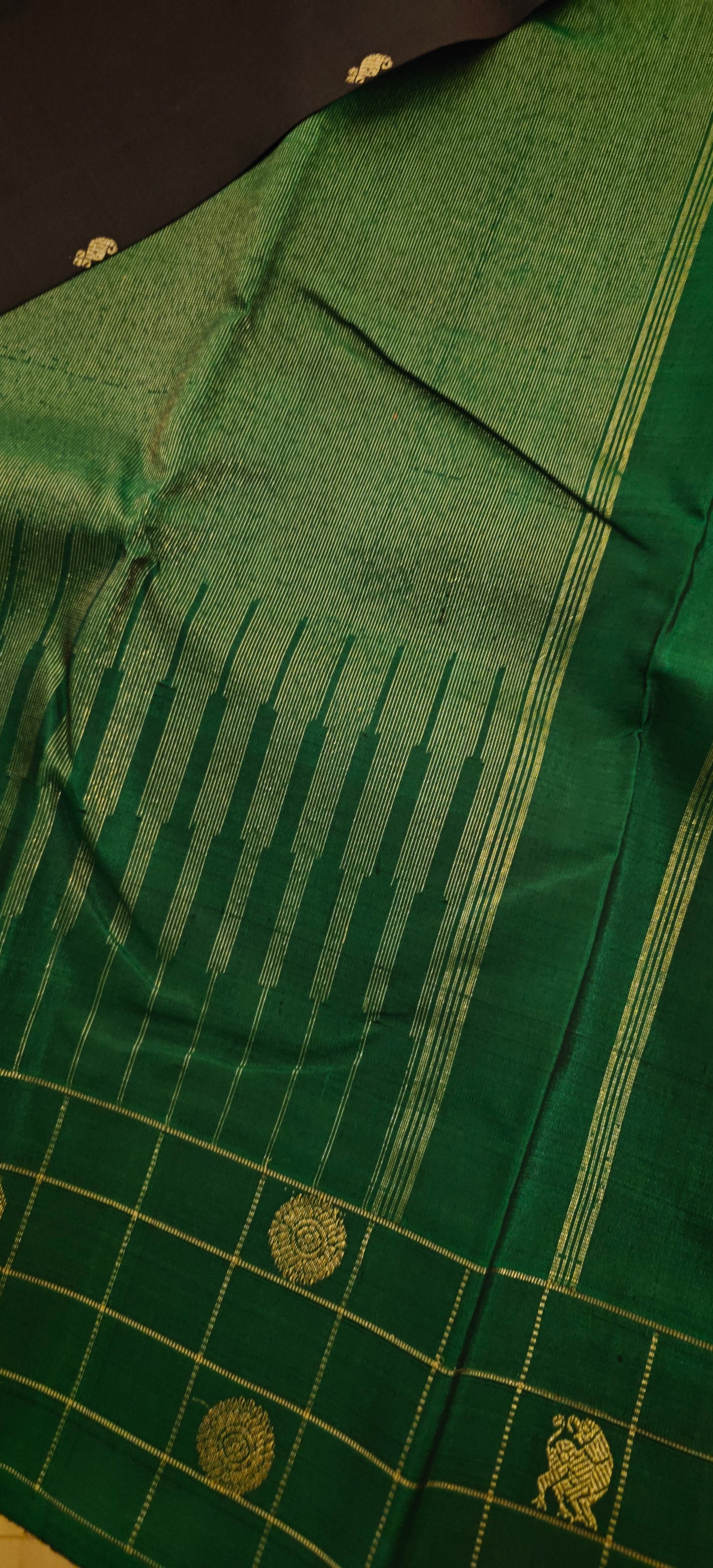 Dark brown(kanchana) and green-Kanjivaram Silk Saree