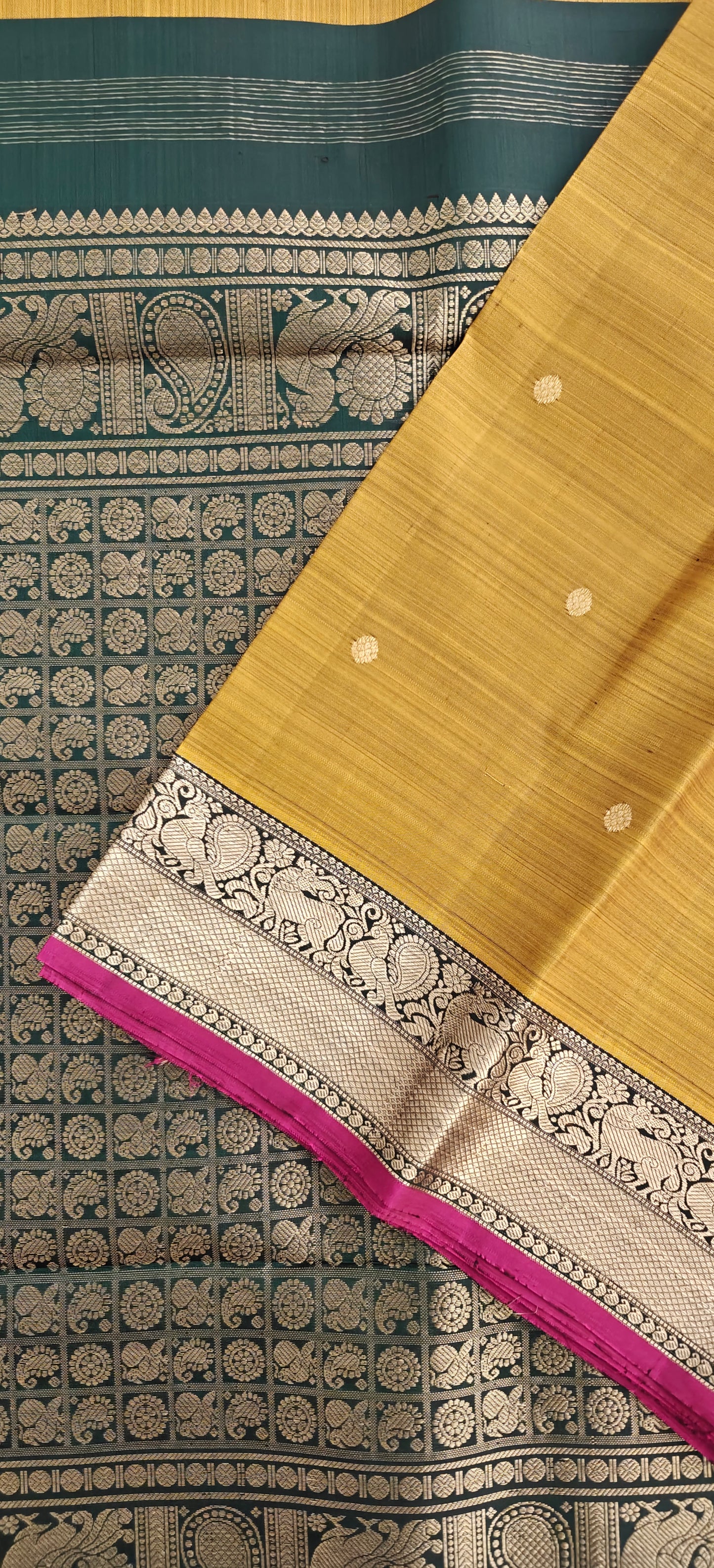 Mehandi Green body and bottle green border -Kanjivaram Silk Saree