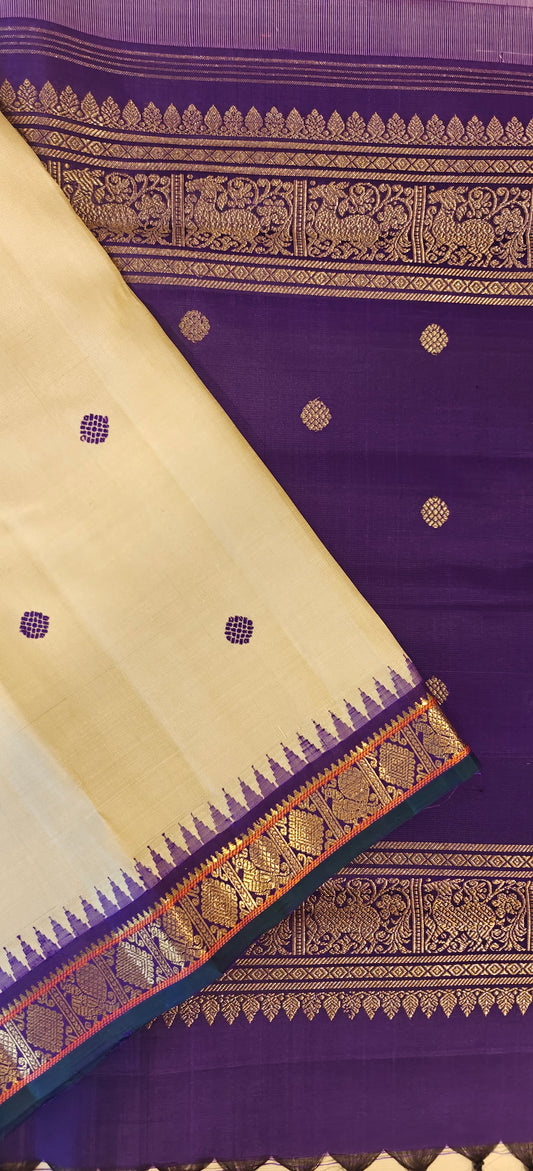Cream and Magenta kanjivaram silk sari
