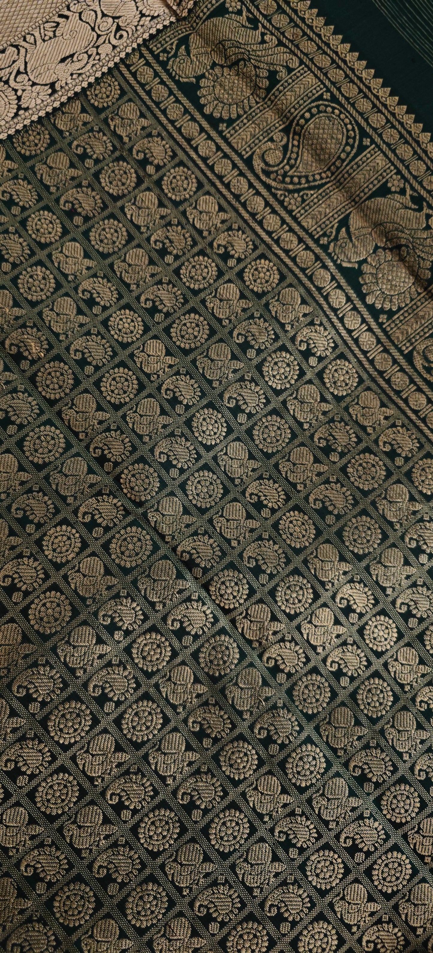Mehandi Green body and bottle green border -Kanjivaram Silk Saree