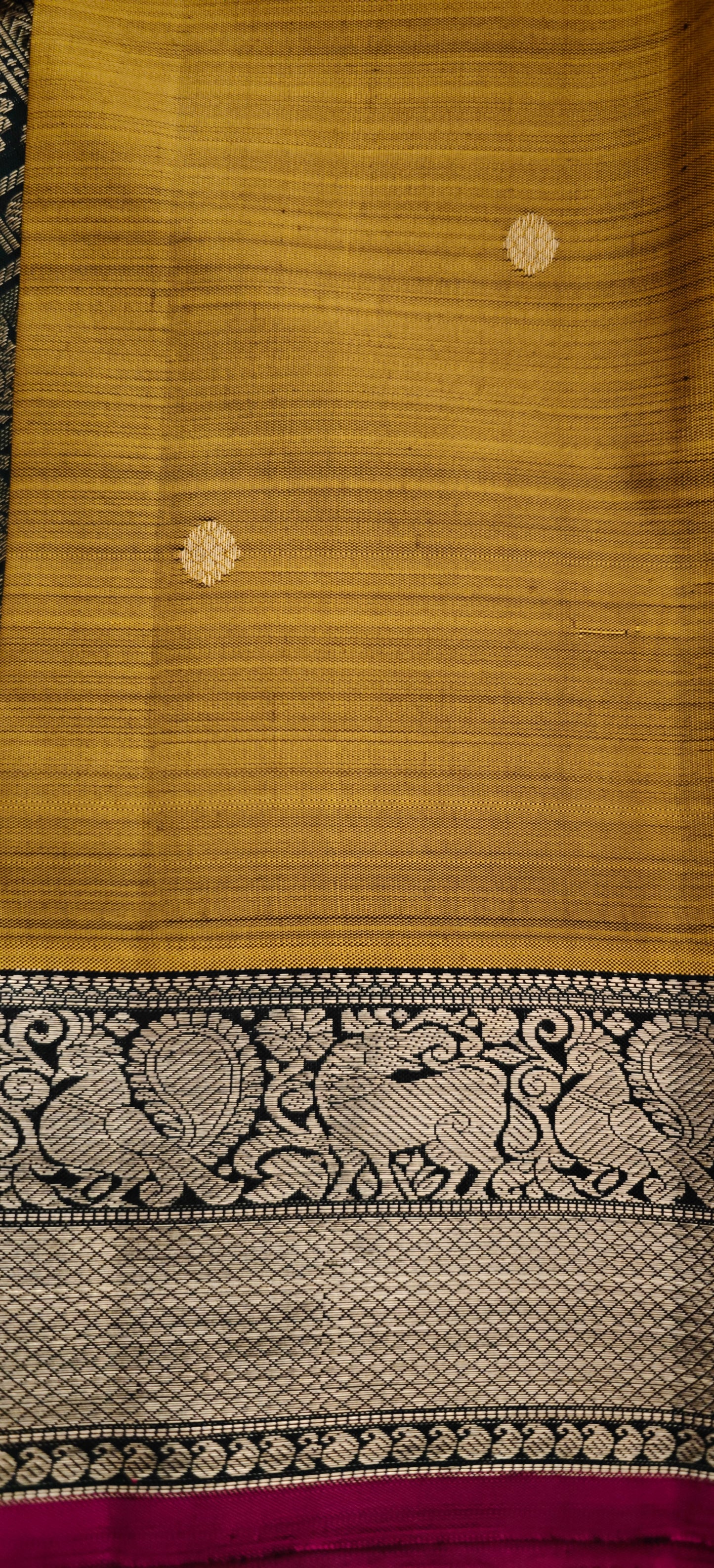 Mehandi Green body and bottle green border -Kanjivaram Silk Saree