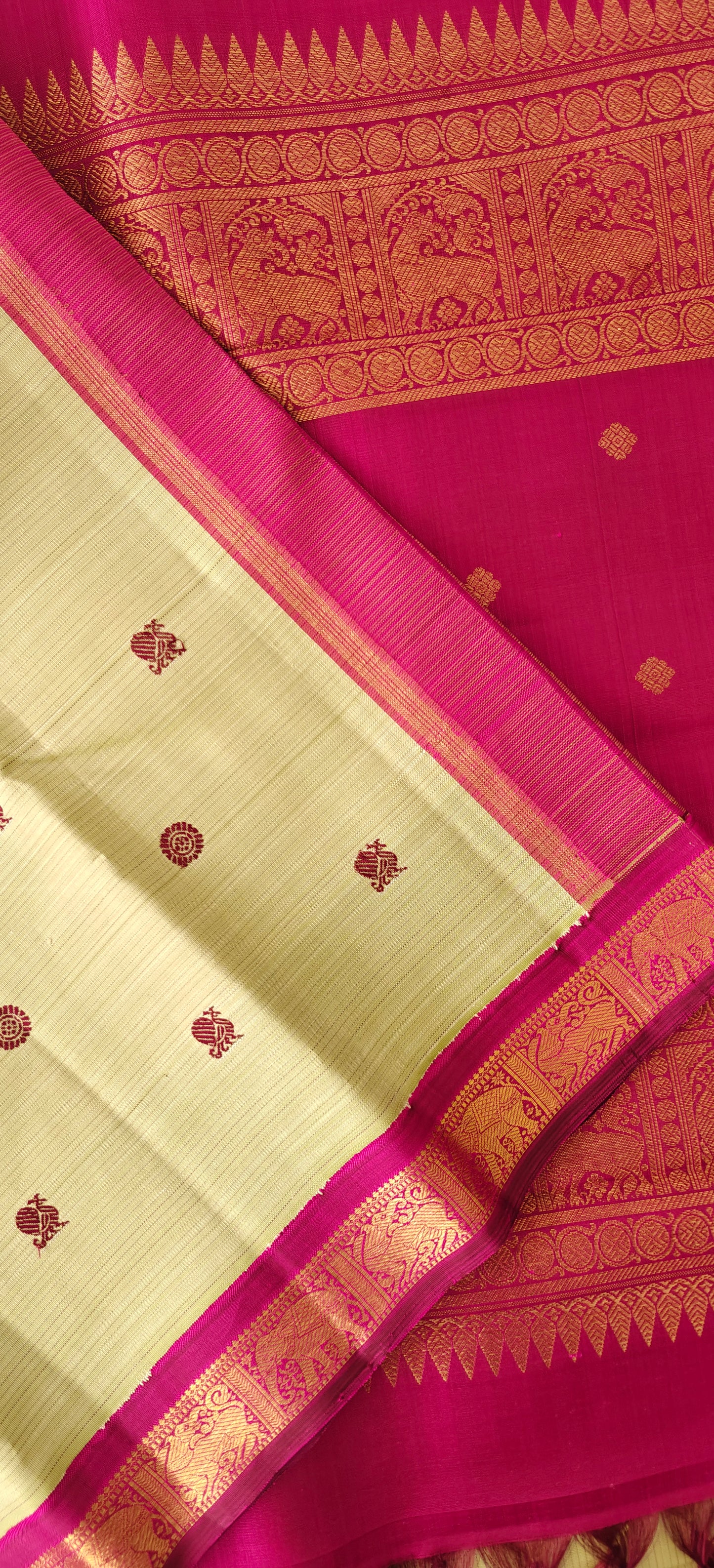 Elachi green and Magenta kanjivaram silk saree
