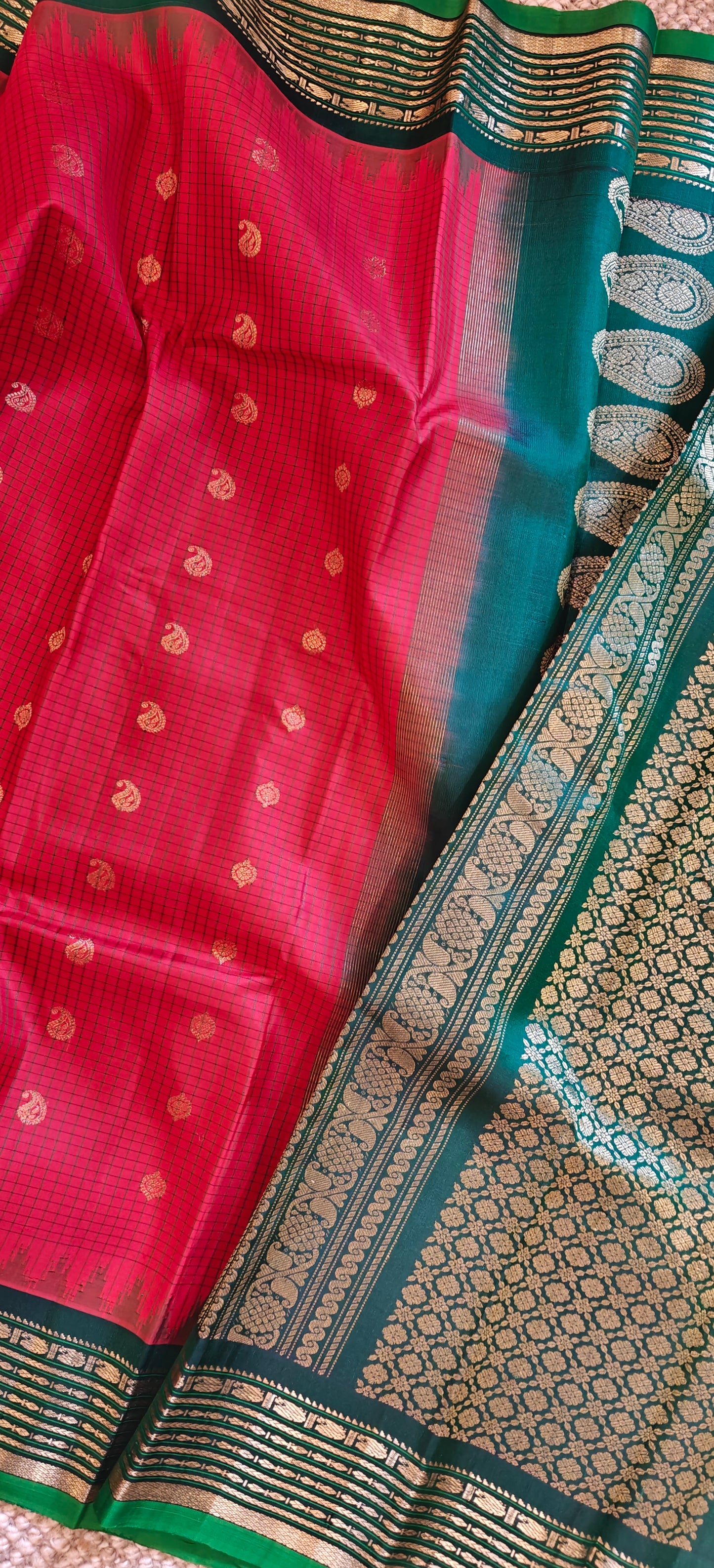 Kumkum red and Green  Handwoven Gadwal Silk Sari